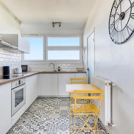 Parenthese Chic & Spacieuse A - 4 Chambre, Balcon, Calme & Parking Gratuit