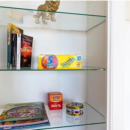 Parenthèse Chic&spacieuse à - 4 Chambre, Balcon, Calme&parking Gratuit