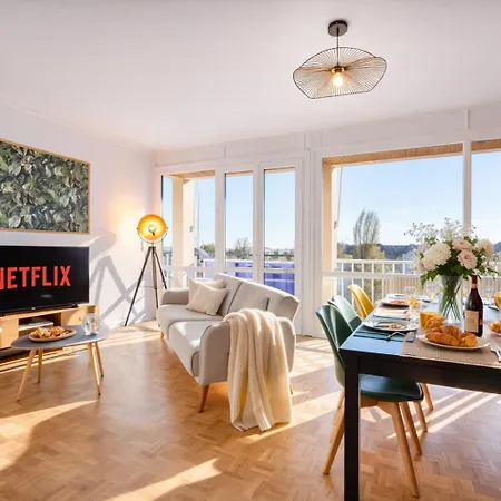 Super 8 - 8 Personnes - 4 - Ideal Groupes Et Professionnels - Parking - Wifi アパート アンジェ