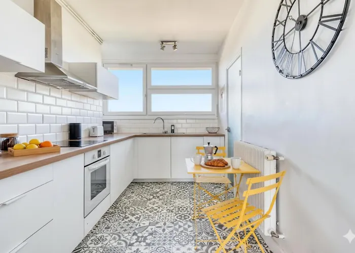 Ps4 Pour Longs Sejours - Parenthese Chic & Spacieuse A Angers - 4 Chambres, Balcon, Parking Gratuit